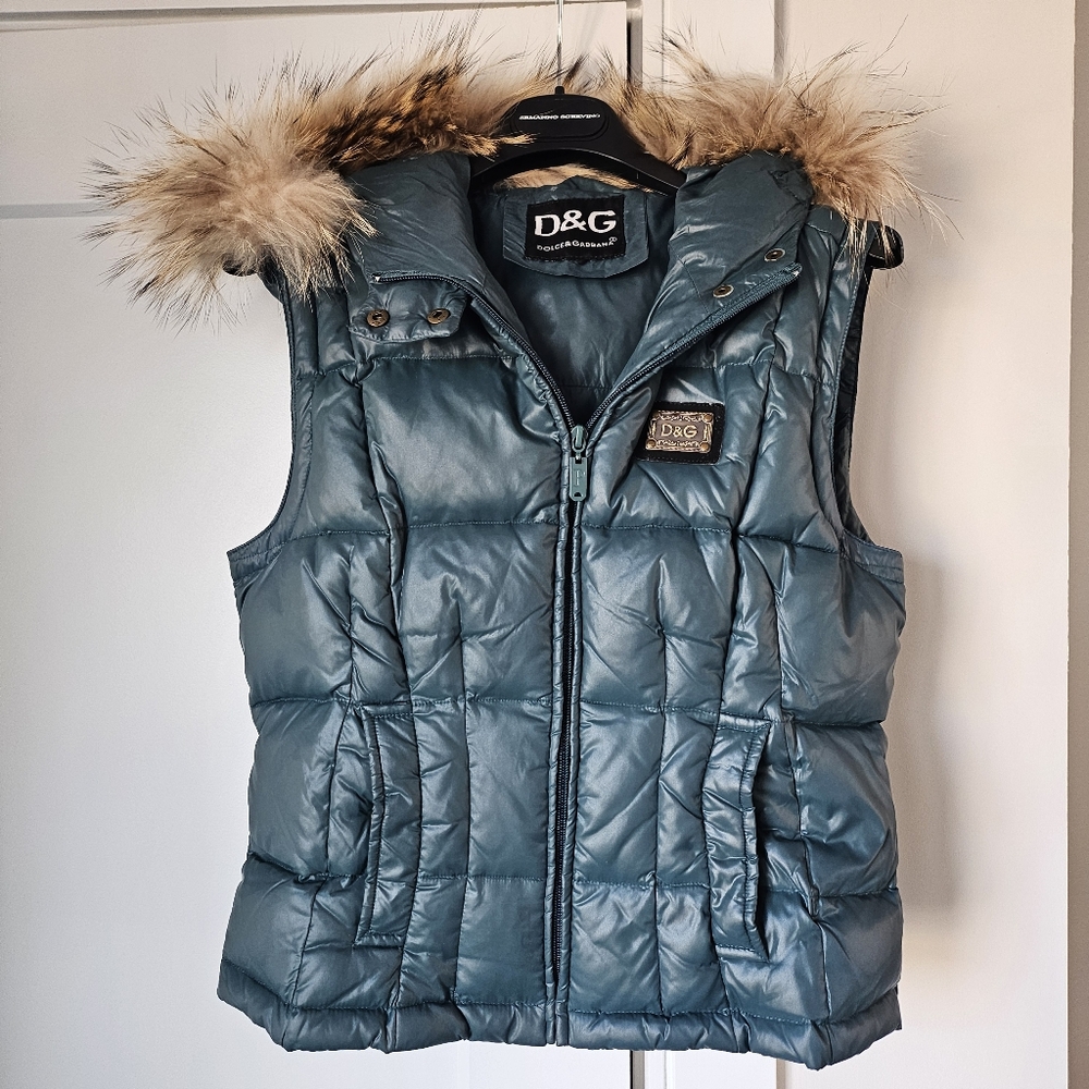 Dolce & Gabbana vest with a real fur-trimmed hood and goose feather filli